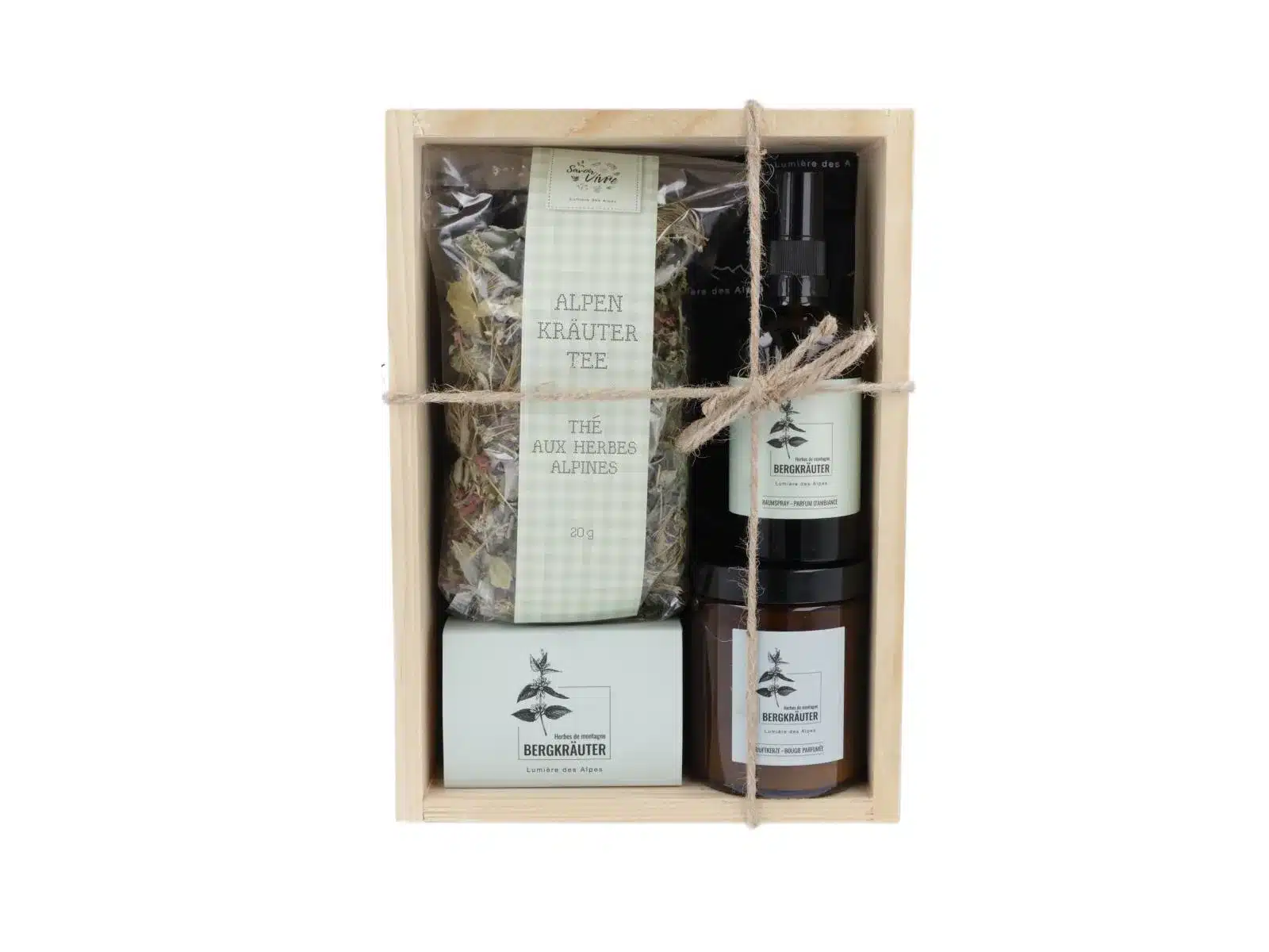 Spa Alpina Wellness Geschenkset Bergkräuter Spa Alpina Wellness Geschenkset Bergkräuter von Lumière des Alpes mit Duftkerze, Alpenkräutertee, Raumspray und Blockseife in einer Holzkiste.