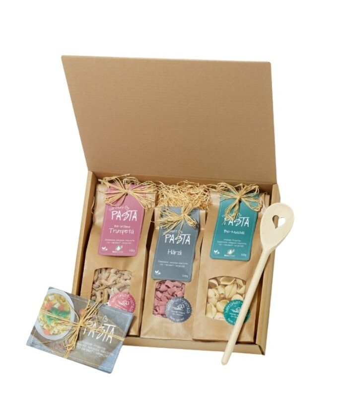 Härzbluet Pasta Geschenkbox mit Schweizer Teigwaren und Holzkelle