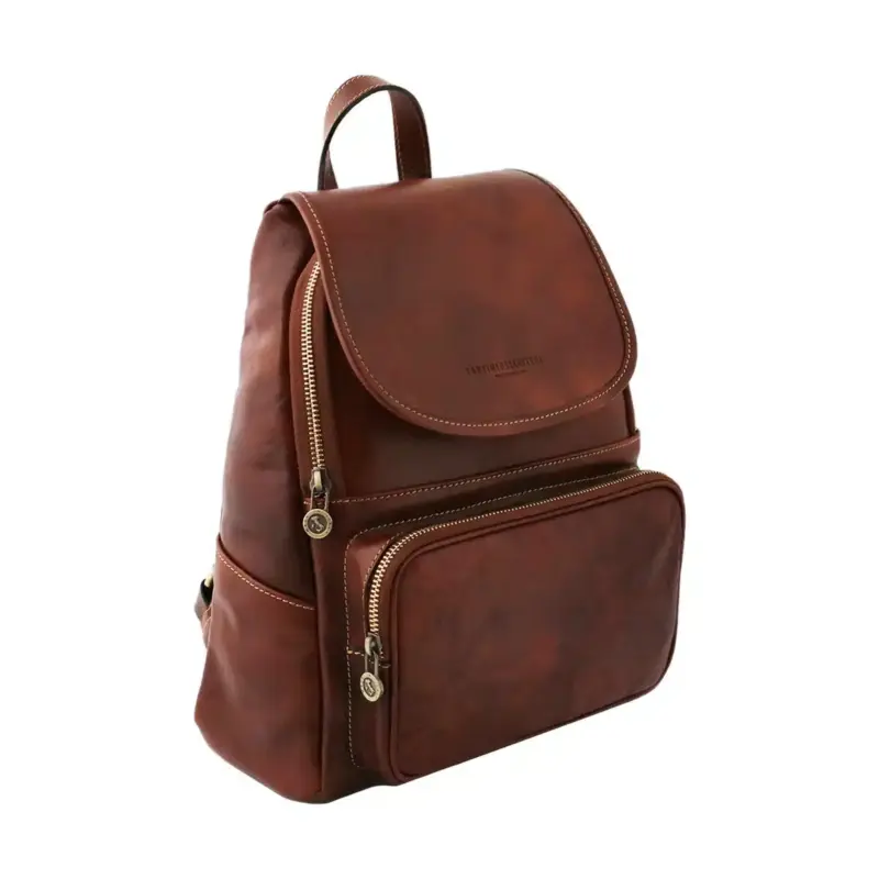 Brauner Lederrucksack mit Reissverschluss und Fronttasche – zeitloser Rucksack aus Echtleder für Alltag und Freizeit.