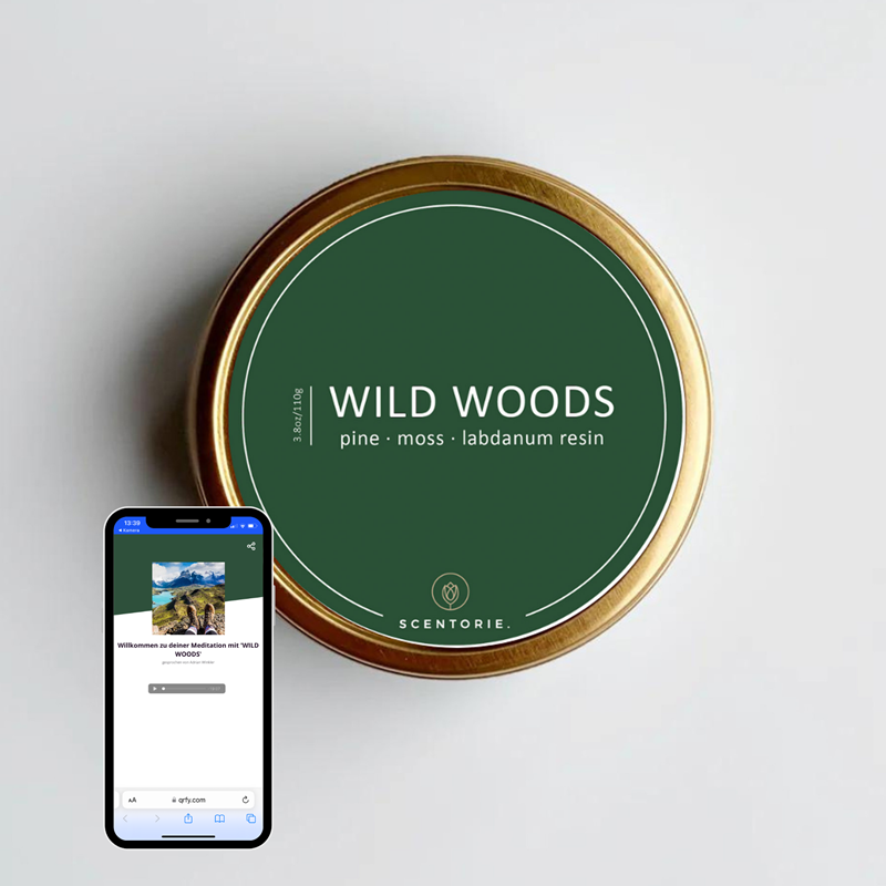 Duftkerze mit integrierter Meditation – TRIO, 3 x 110g nach Wahl (erhältlich ab anfans November)) Scentorie WILD WOODS Duftkerze mit Meditation 110 g